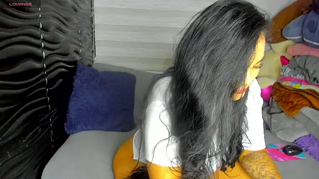 Snapshot of Pocahontas_d chatting on June 7, 2026, 4:05 am Pocahontas d online show from June 7, 2026, 4:05 am
