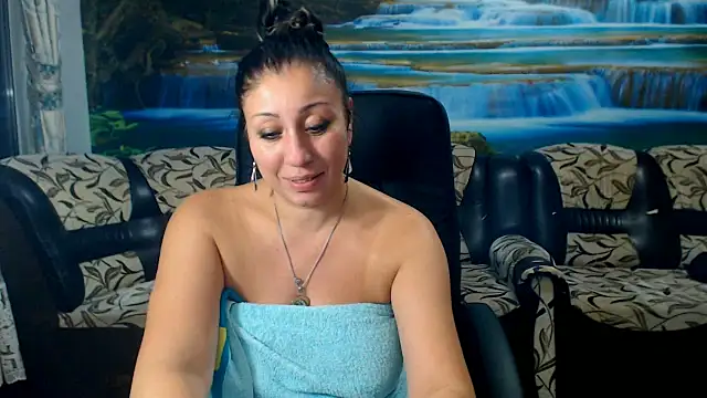 MoistMady online show from October 24, 2025, 9:33 pm