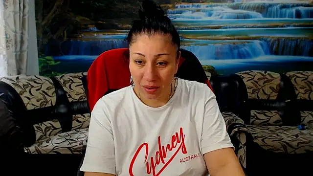Snapshot of MoistMady chatting on March 31, 2026, 5:30 am MoistMady online show from March 31, 2026, 5:30 am