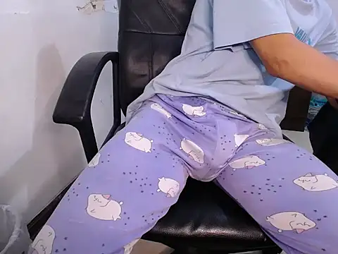 Snapshot of ricksamm chatting on January 3, 2025, 12:43 am ricksamm online show from January 3, 2025, 12:43 am