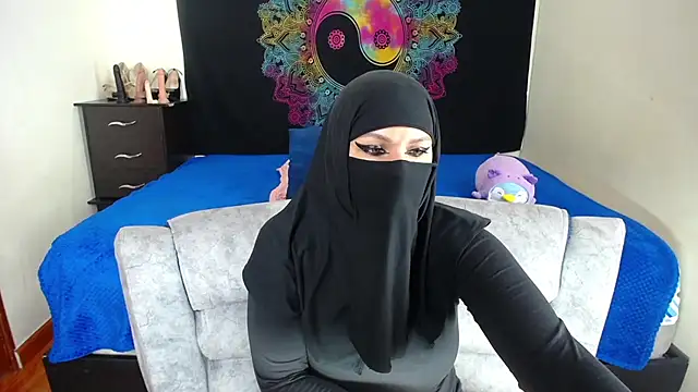 evelyn  salah online show from November 30, 2025, 5:28 pm