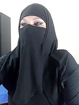 evelyn  salah online show from July 18, 2026, 2:38 am