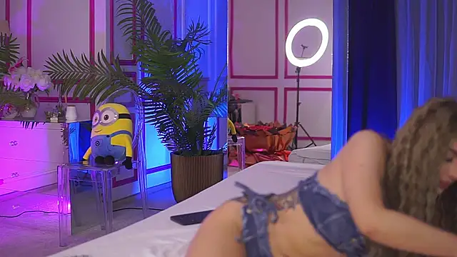 Snapshot of AshleySinn chatting on January 24, 2025, 5:53 pm AshleySinn online show from January 24, 2025, 5:53 pm