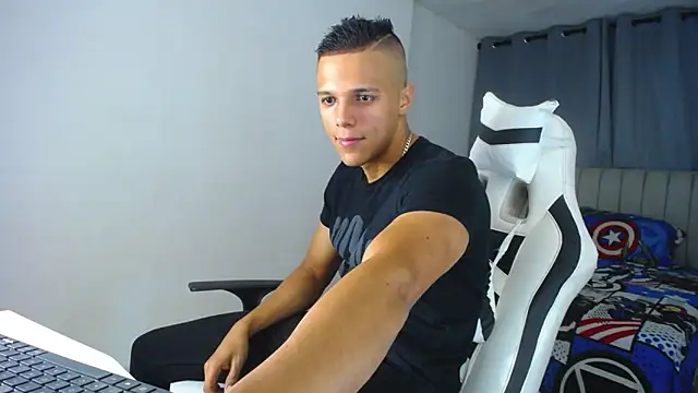 DavidAngell7 online show from February 8, 2025, 4:47 am