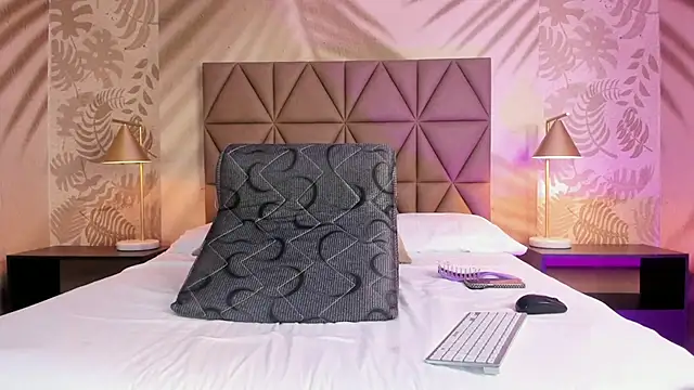 Scarleett 22 online show from December 13, 2025, 11:10 pm