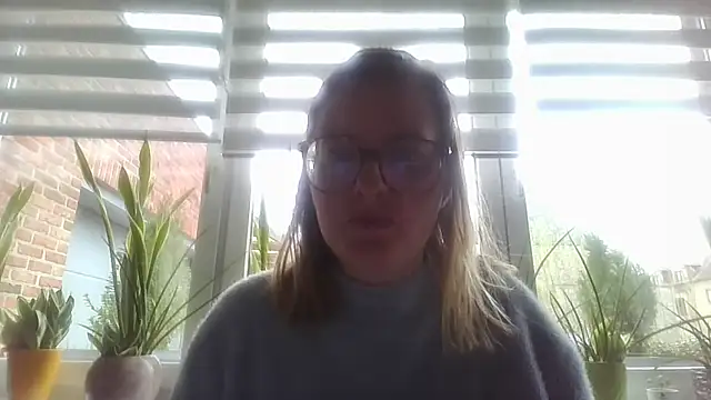 LiquidLeonie online show from March 27, 2026, 3:23 pm