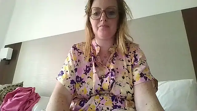 LiquidLeonie online show from April 8, 2026, 3:23 pm