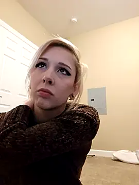 Snapshot of AmethystFoxx chatting on December 18, 2025, 10:16 pm AmethystFoxx online show from December 18, 2025, 10:16 pm