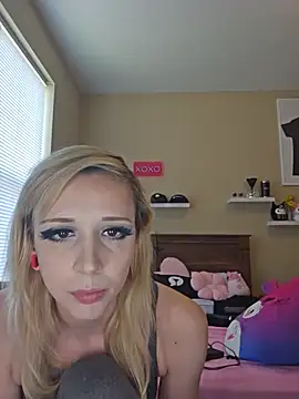Snapshot of AmethystFoxx chatting on May 28, 2026, 5:32 pm AmethystFoxx online show from May 28, 2026, 5:32 pm