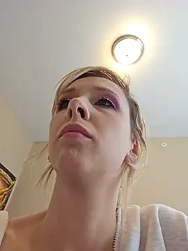 AmethystFoxx online show from June 7, 2026, 5:27 pm