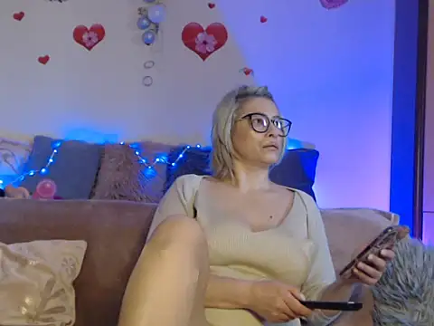 BellaBellaHot online show from February 22, 2025, 12:29 pm