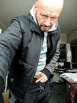 Snapshot of wilkalfa chatting on February 18, 2026, 11:17 am wilkalfa online show from February 18, 2026, 11:17 am