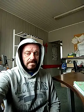 Snapshot of wilkalfa chatting on March 10, 2026, 9:36 am wilkalfa online show from March 10, 2026, 9:36 am