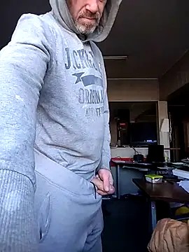 Snapshot of wilkalfa chatting on April 2, 2026, 6:44 am wilkalfa online show from April 2, 2026, 6:44 am