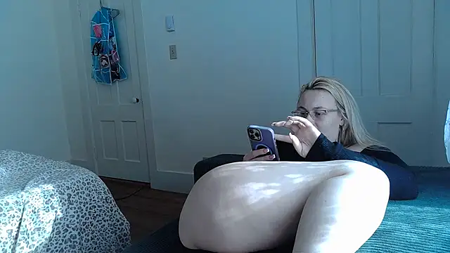 Snapshot of ashleyblaydex chatting on February 8, 2026, 7:28 pm ashleyblaydex online show from February 8, 2026, 7:28 pm