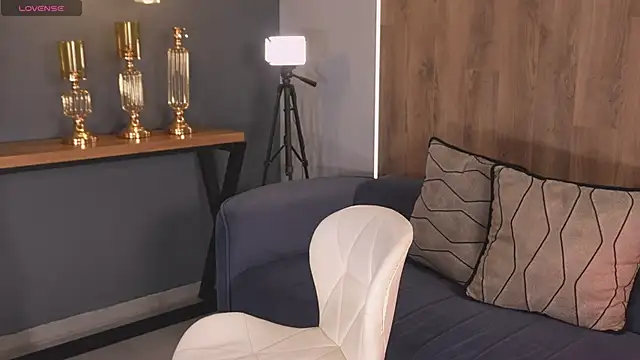 NaomiSainz online show from November 15, 2025, 11:29 am