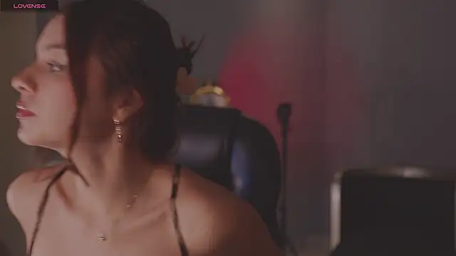 NaomiSainz online show from February 27, 2026, 1:44 pm