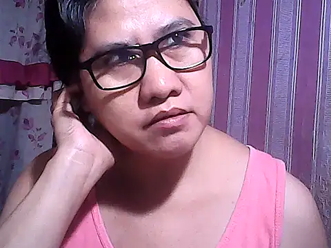 sweetsosie18 online show from November 24, 2025, 11:59 pm