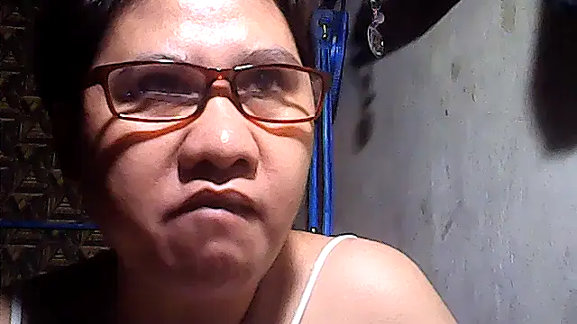 sweetsosie18 online show from April 8, 2026, 7:47 pm