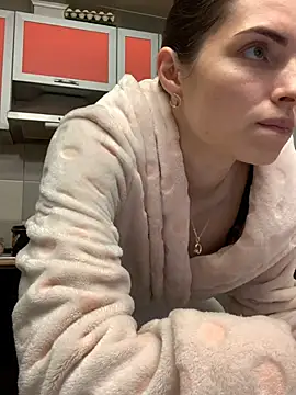 SeducingYoghourt online show from January 3, 2025, 4:48 pm