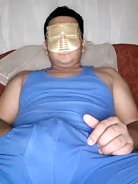 Efrain2090 online show from November 7, 2025, 7:08 am