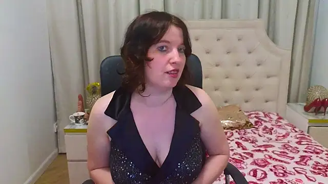AmazingTori online show from June 6, 2026, 1:16 pm