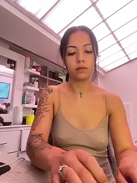 MadisonCambel online show from October 16, 2025, 3:57 pm