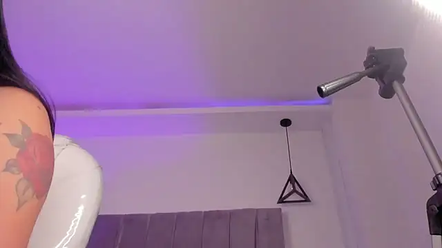 sofiaa riot online show from December 27, 2024, 5:09 am