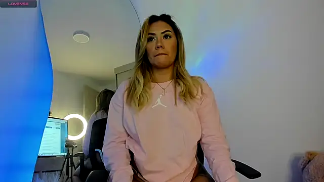 SussiVega online show from March 3, 2025, 10:10 pm