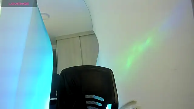 SussiVega online show from September 13, 2025, 9:36 pm