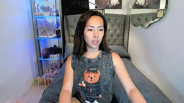 reighnempress online show from March 25, 2026, 3:12 am