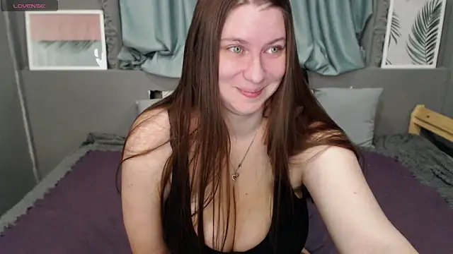 Snapshot of LiyaSilve chatting on February 28, 2025, 1:05 am LiyaSilve online show from February 28, 2025, 1:05 am