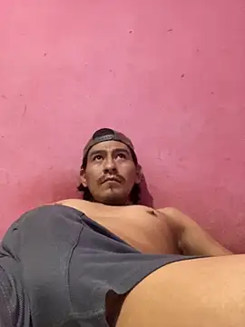 Snapshot of duggan12 chatting on September 25, 2025, 1:20 am duggan12 online show from September 25, 2025, 1:20 am