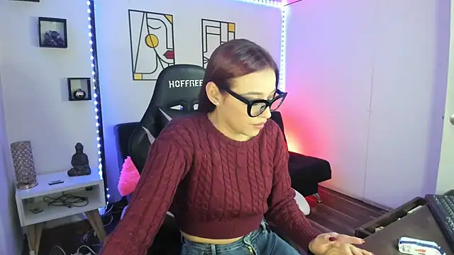 Snapshot of kay_marie chatting on December 21, 2024, 12:20 am kay marie online show from December 21, 2024, 12:20 am