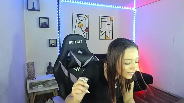 Snapshot of kay_marie chatting on February 14, 2025, 7:33 pm kay marie online show from February 14, 2025, 7:33 pm