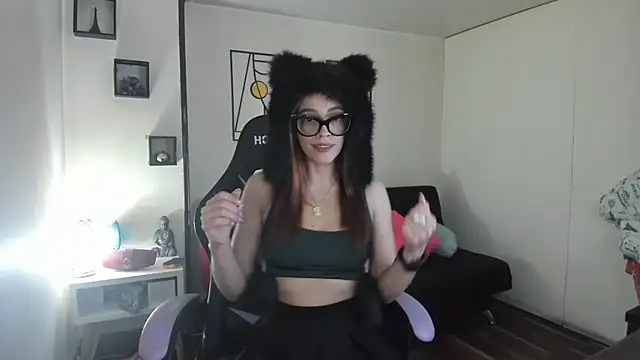 Snapshot of kay_marie chatting on October 19, 2025, 9:26 pm kay marie online show from October 19, 2025, 9:26 pm