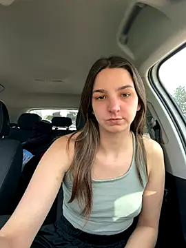 DoriDeluxe66 online show from November 20, 2025, 9:53 am