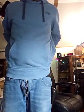 chosen923 online show from December 18, 2025, 2:01 pm