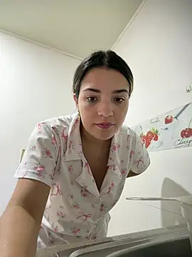 Snapshot of Sarita-candy chatting on June 16, 2026, 2:19 pm Sarita-candy online show from June 16, 2026, 2:19 pm