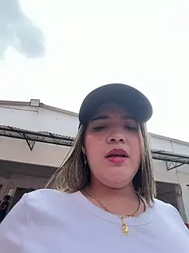 Snapshot of Sarita-candy chatting on July 17, 2026, 8:57 pm Sarita-candy online show from July 17, 2026, 8:57 pm
