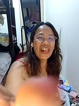 Snapshot of HotsexyNaughtysweetbaby chatting on May 17, 2026, 7:21 pm HotsexyNaughtysweetbaby online show from May 17, 2026, 7:21 pm