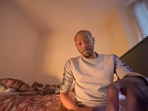 Snapshot of CuzzyB69 chatting on March 3, 2025, 7:21 am CuzzyB69 online show from March 3, 2025, 7:21 am