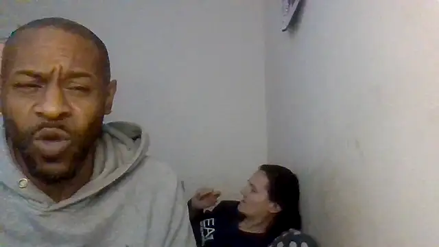 Snapshot of CuzzyB69 chatting on November 26, 2025, 1:12 pm CuzzyB69 online show from November 26, 2025, 1:12 pm