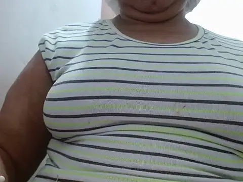 Snapshot of megganplayx chatting on October 4, 2025, 9:57 pm megganplayx online show from October 4, 2025, 9:57 pm