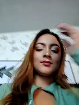 Snapshot of Emiily_W chatting on November 27, 2025, 11:12 am Emiily W online show from November 27, 2025, 11:12 am