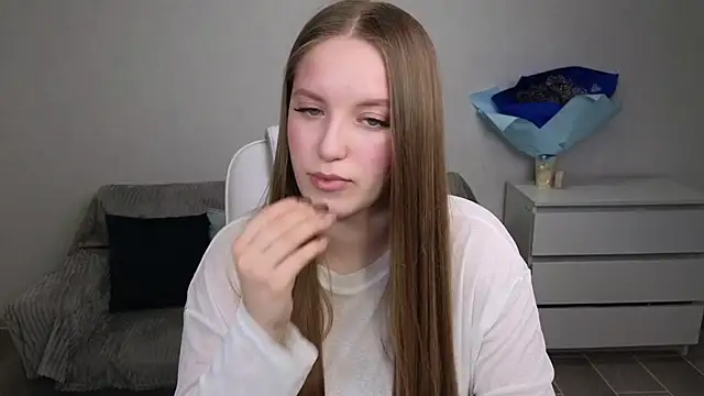 EvaMaddison online show from March 19, 2025, 7:38 pm