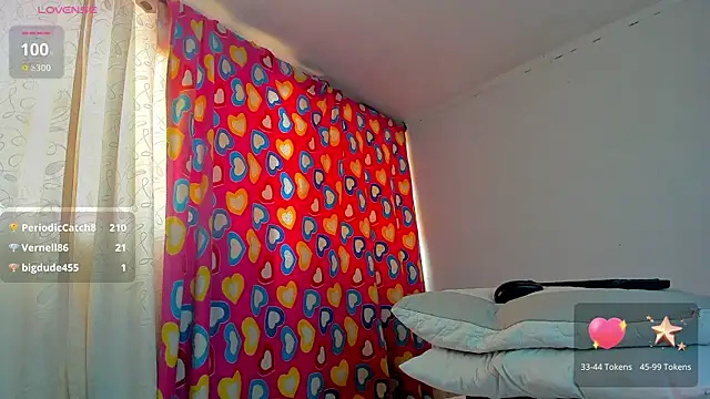 Snapshot of caroline_tovar chatting on February 14, 2025, 8:05 pm caroline tovar online show from February 14, 2025, 8:05 pm