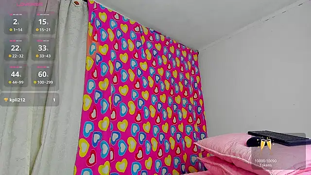 Snapshot of caroline_tovar chatting on February 26, 2025, 11:37 pm caroline tovar online show from February 26, 2025, 11:37 pm