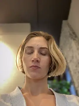 Snapshot of Feral_berry_8133 chatting on January 5, 2025, 7:07 am Feral berry 8133 online show from January 5, 2025, 7:07 am