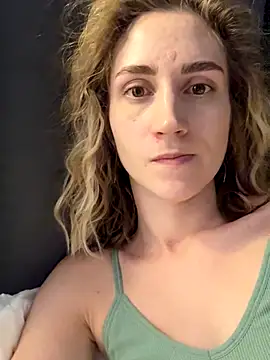 Snapshot of Feral_berry_8133 chatting on September 26, 2025, 7:51 pm Feral berry 8133 online show from September 26, 2025, 7:51 pm